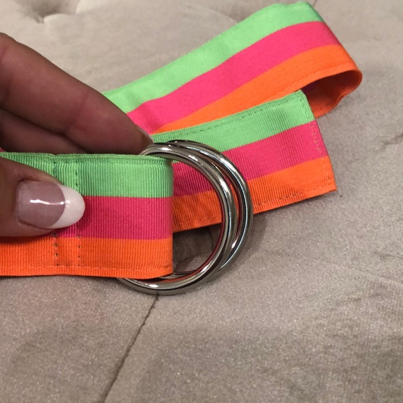 COPY - Belt by Vineyard Vines. Small - Picture 3 of 3